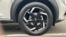 Nissan Juke 1.0 DiG-T 114 N-Connecta 5dr Petrol Hatchback